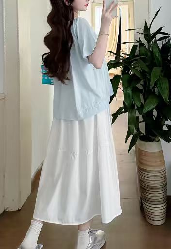 Maternity Two-Piece Set: French-Style Gentle Puff-Sleeve Summer Top & White Skirt